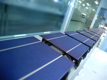 光伏熱潮下的資本角逐 8家企業(yè)競逐上市，兩家光源設(shè)備公司“圈錢夢(mèng)”破滅